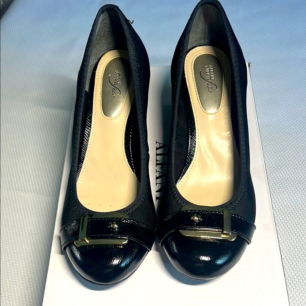 Alfani Black Patent Leather Wedge Heels with Bow Detail. Size 6.5 New.
